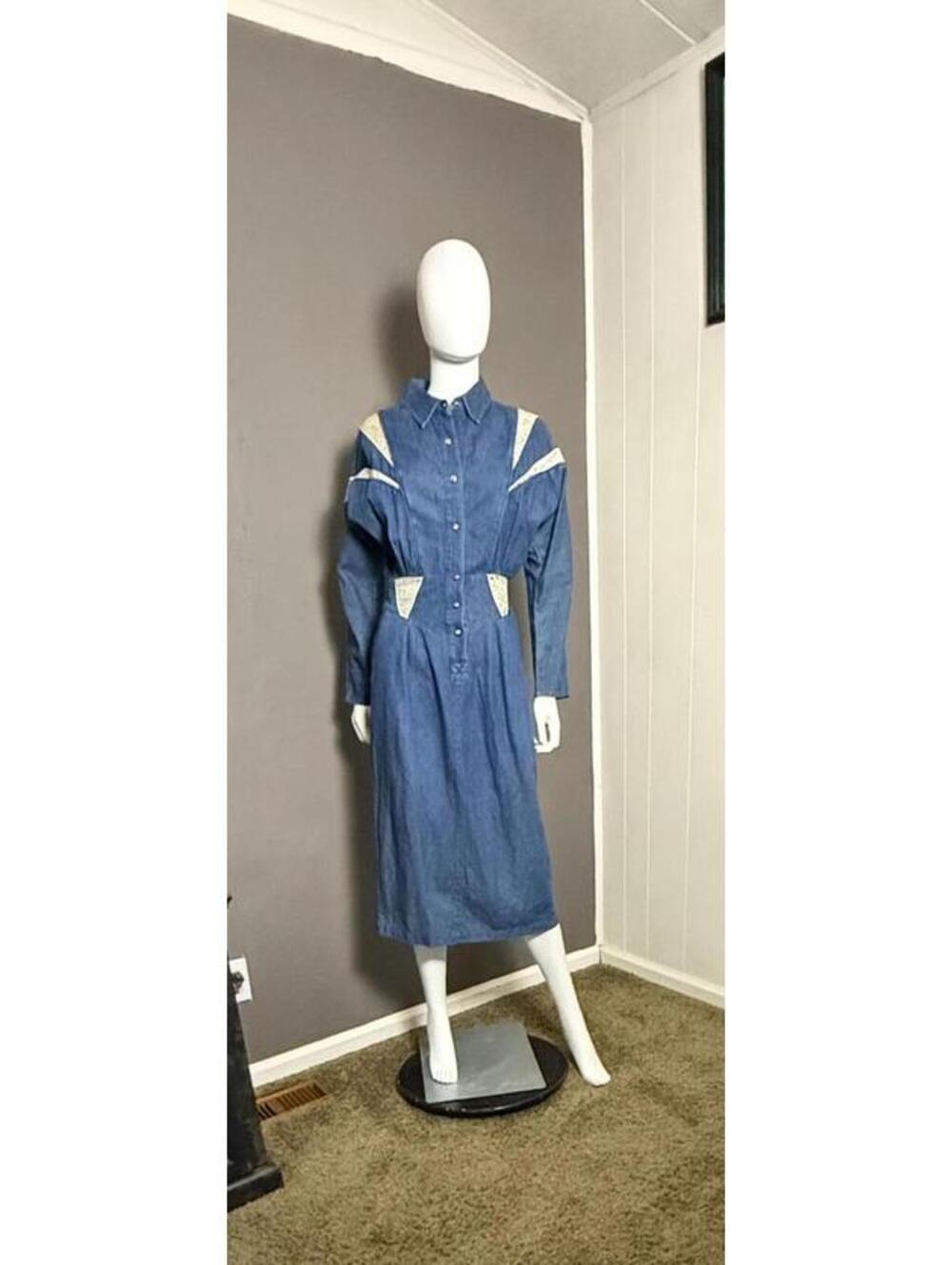 1980's Western Denim Dress from AVON Fashions 80's does 40's - Picture 4 of 10